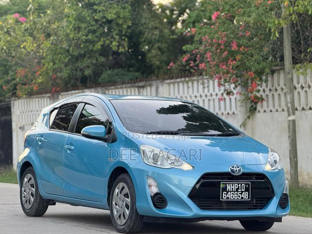 Toyota Aqua 2016 Blue