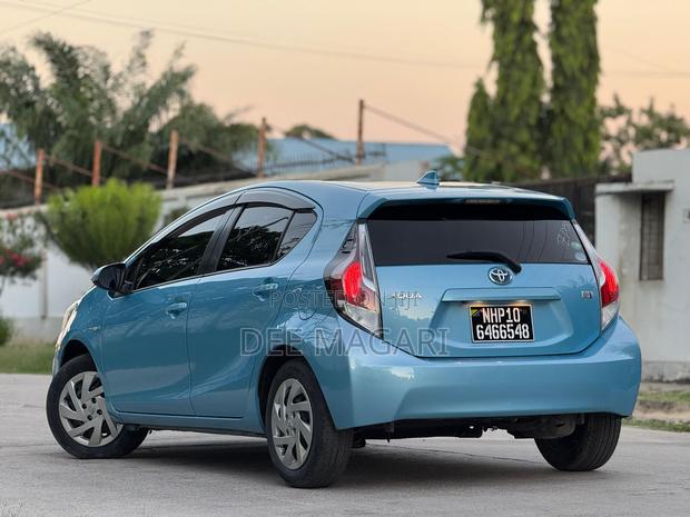 Toyota Aqua 2016 Blue