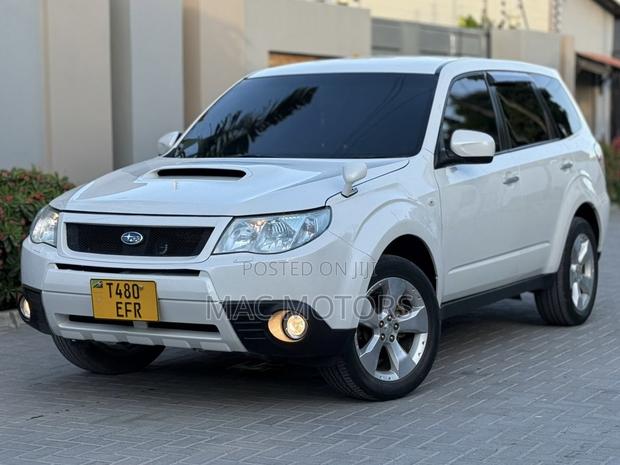 Subaru Forester 2010 Pearl