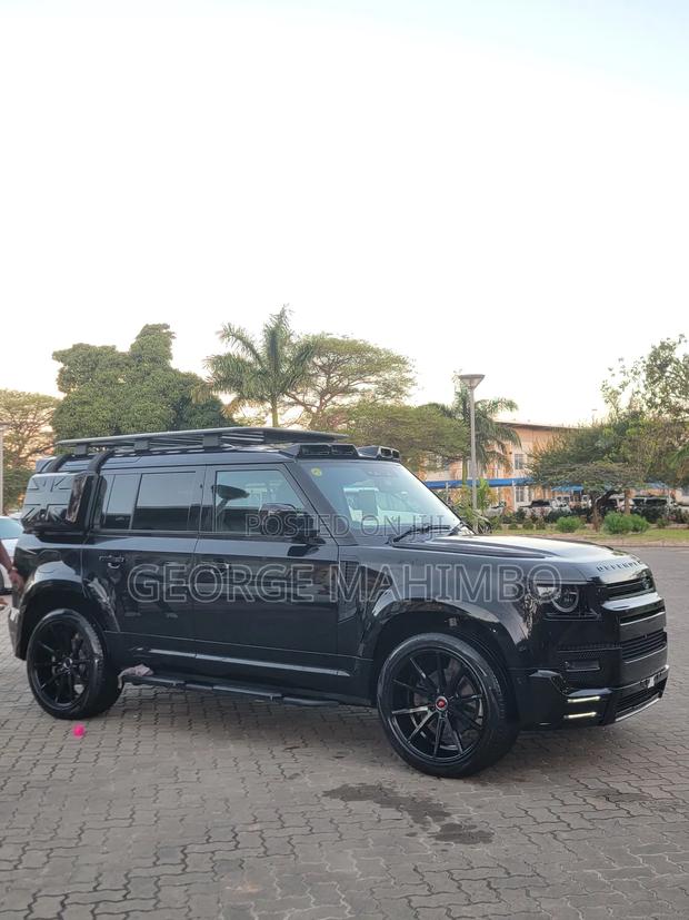 Land Rover Defender 2022 Black
