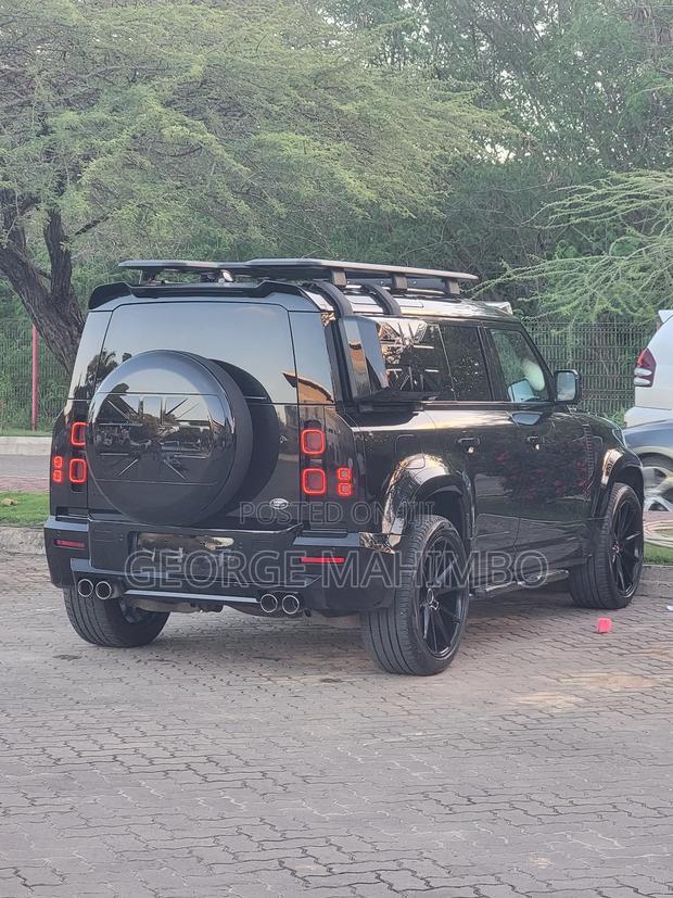 Land Rover Defender 2022 Black