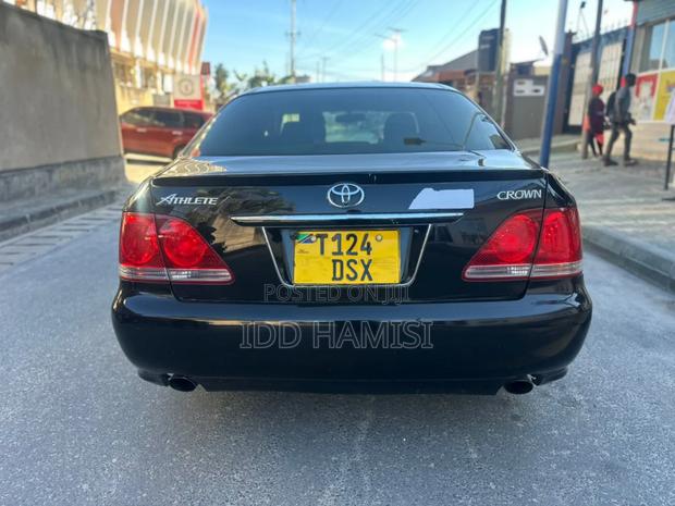 Toyota Crown 2006 Black