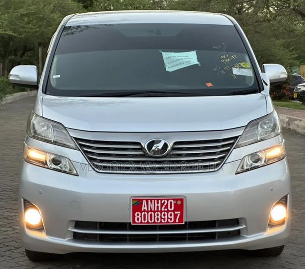 Toyota Vellfire 2009 Silver