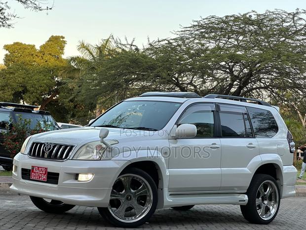 Toyota Land Cruiser Prado 2006 White