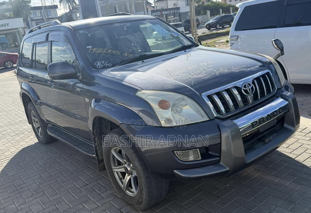 Toyota Land Cruiser Prado 3.0 D-4D 5dr 2007 Gray