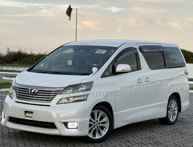 Toyota Vellfire 2010 Pearl