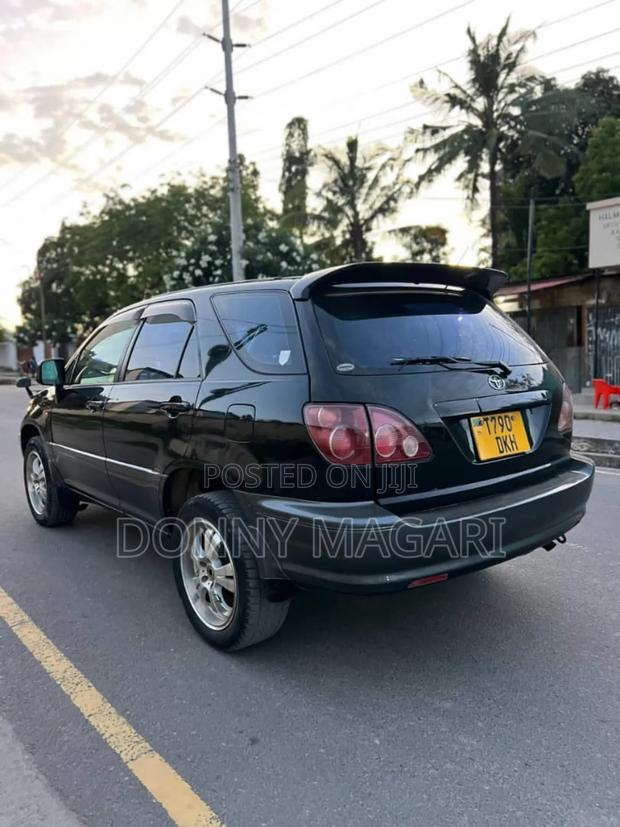 Toyota Harrier 2001 Black