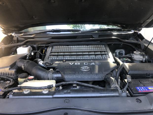 Toyota Land Cruiser 2016 Black
