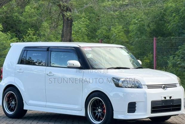 Toyota Corolla Rumion 2009 White