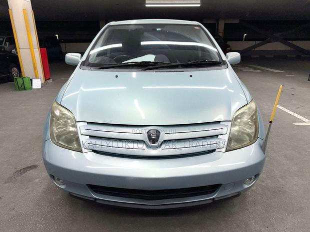 Toyota IST 2006 Silver