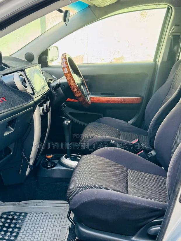 Toyota IST 2005 Silver