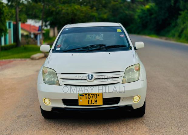 Toyota IST 2004 Pearl