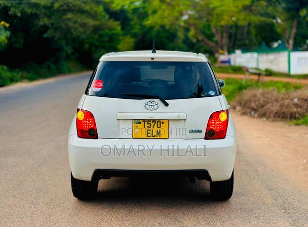 Toyota IST 2004 Pearl