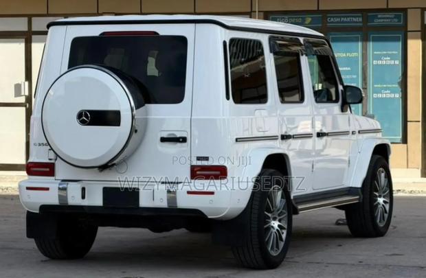 Mercedes-Benz G-Class 2019 Off white