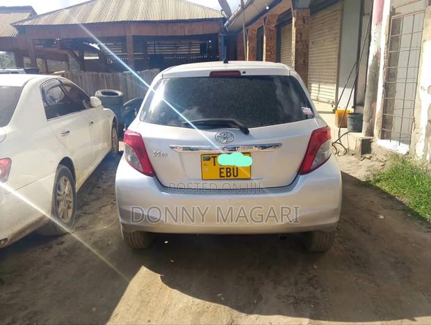 Toyota Vitz 2006 Silver
