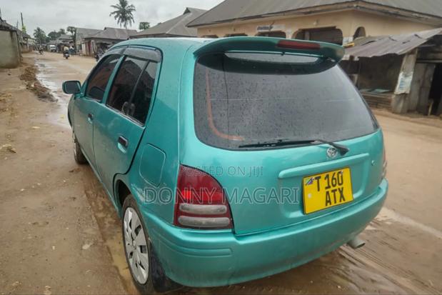 Toyota Starlet 2000 Blue