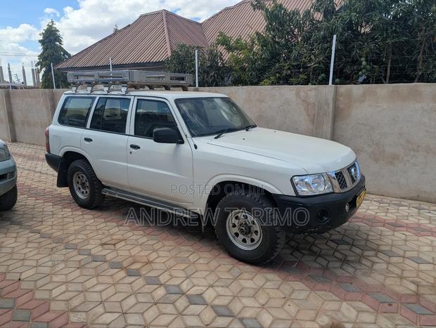 Nissan Patrol 3.0 D gr 2005 White