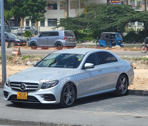 Mercedes-Benz E220 2016 Silver