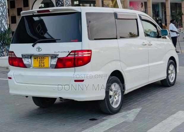 Toyota Alphard 2005 White