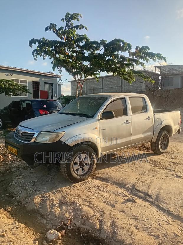 Toyota Hilux 2.5 Cab 2005 Off white
