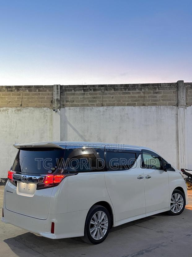 Toyota Vellfire 2015 White