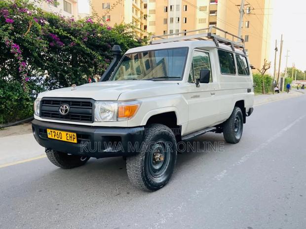 Toyota Land Cruiser 2008 White