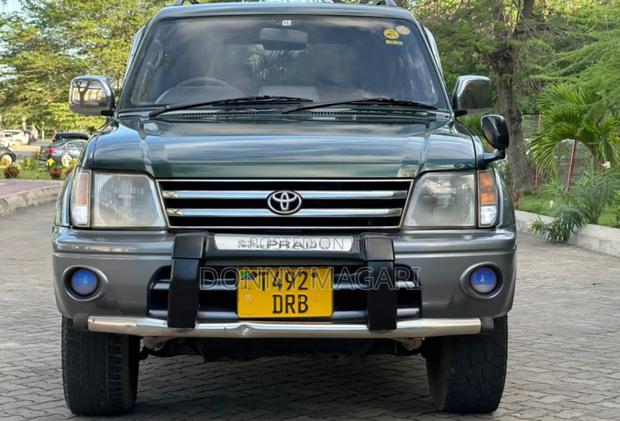 Toyota Land Cruiser Prado 2000 Green