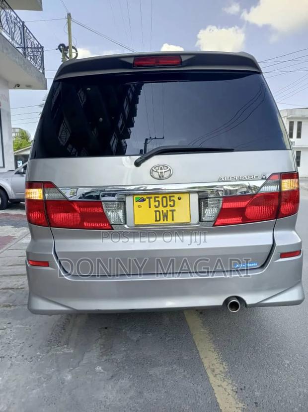Toyota Alphard 2004 Gray