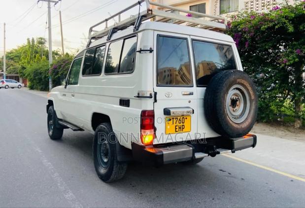 Toyota Land Cruiser 2008 White