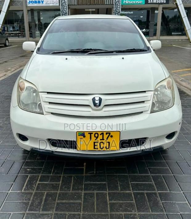 Toyota IST 2003 White