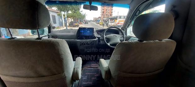 Toyota Noah 2001 White