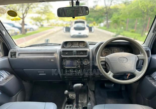 Toyota Land Cruiser Prado 2006 Green