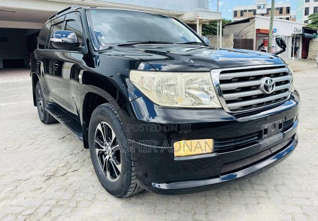 Toyota Land Cruiser 4.6 V8 AX 2009 Black