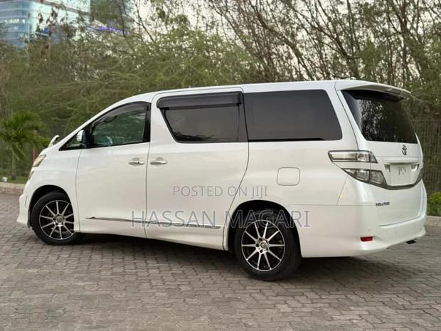 Toyota Vellfire 2008 White