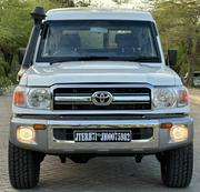 Toyota Land Cruiser 2015 White for sale