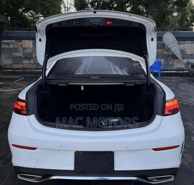 Mercedes-Benz E300 2017 White