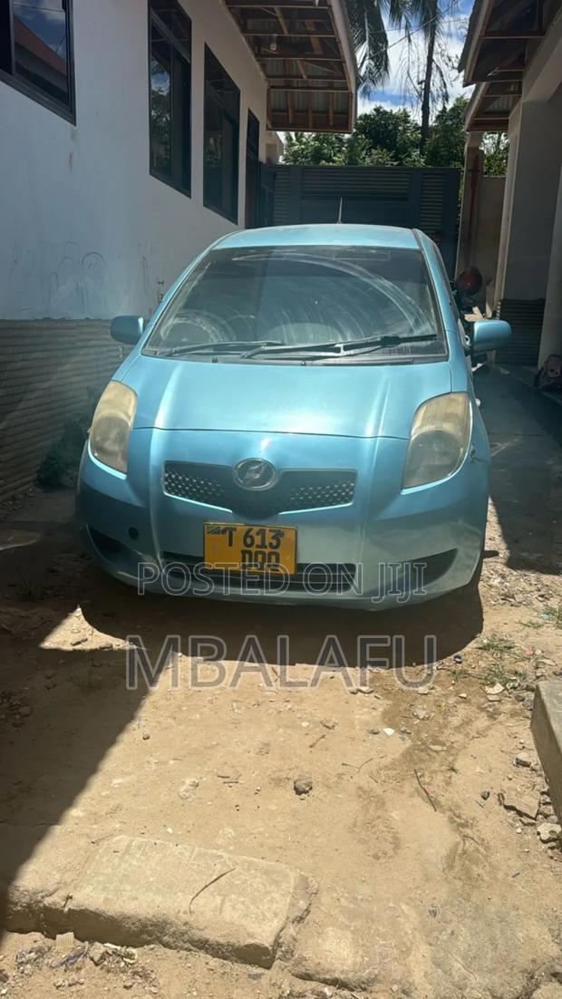 Toyota Vitz 2006 Blue