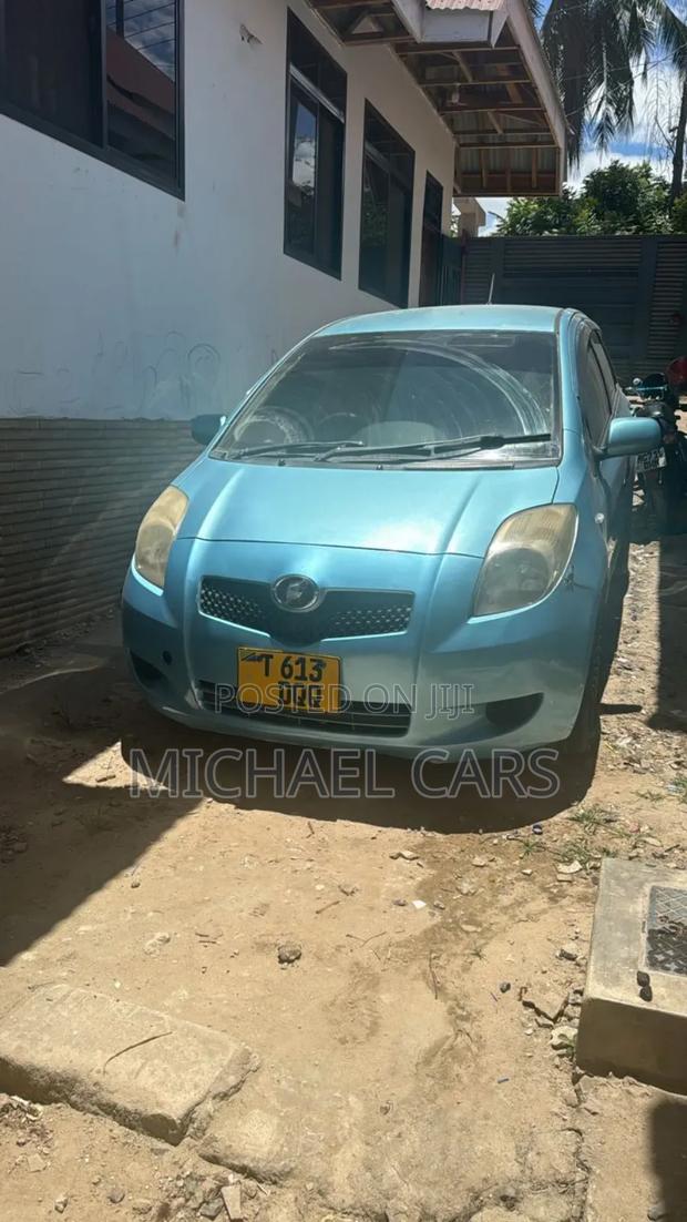 Toyota Vitz 2006 Blue