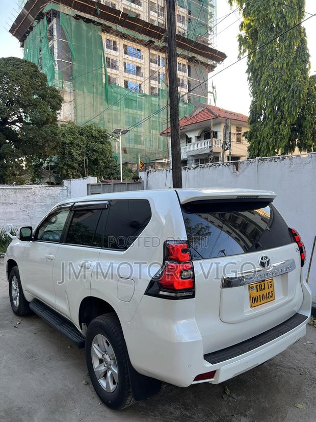 Toyota Land Cruiser Prado 2019 Pearl