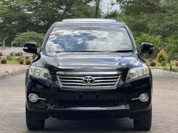 Toyota Vanguard 2012 Black