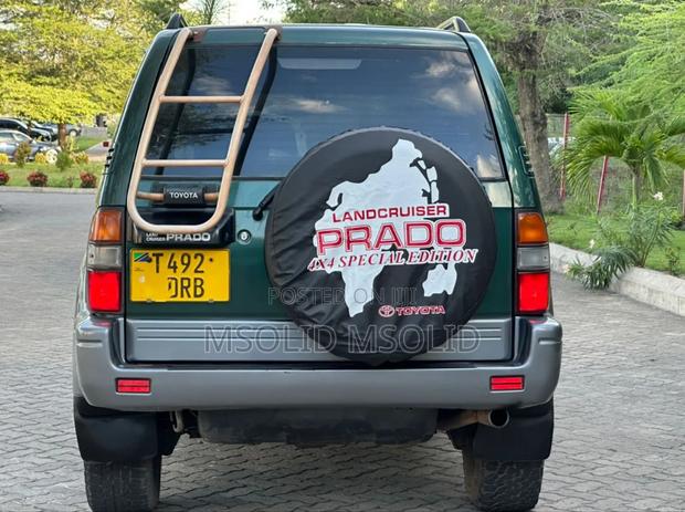 Toyota Land Cruiser Prado 2000 Green