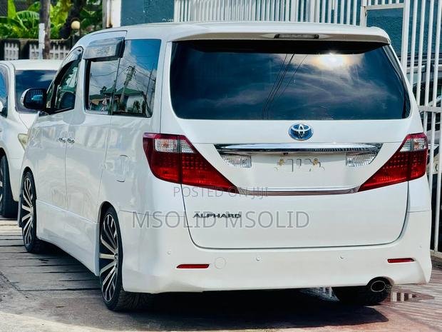 Toyota Alphard 2010 White