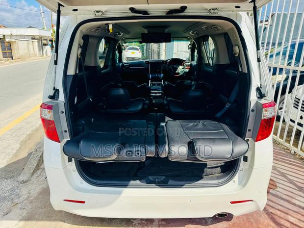 Toyota Alphard 2010 White