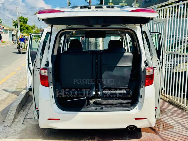 Toyota Alphard 2010 White