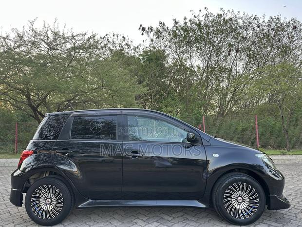 Toyota IST 2005 Black
