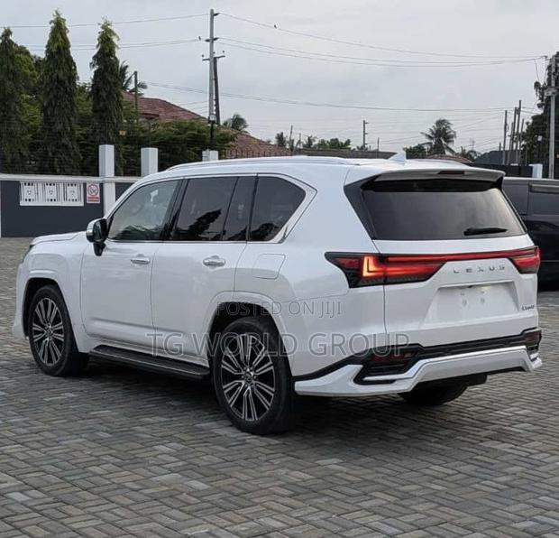 Lexus LX LX 600 2024 White