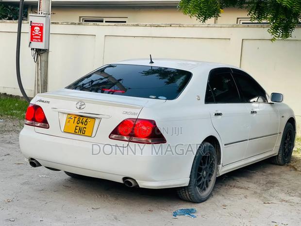 Toyota Crown 2007 White