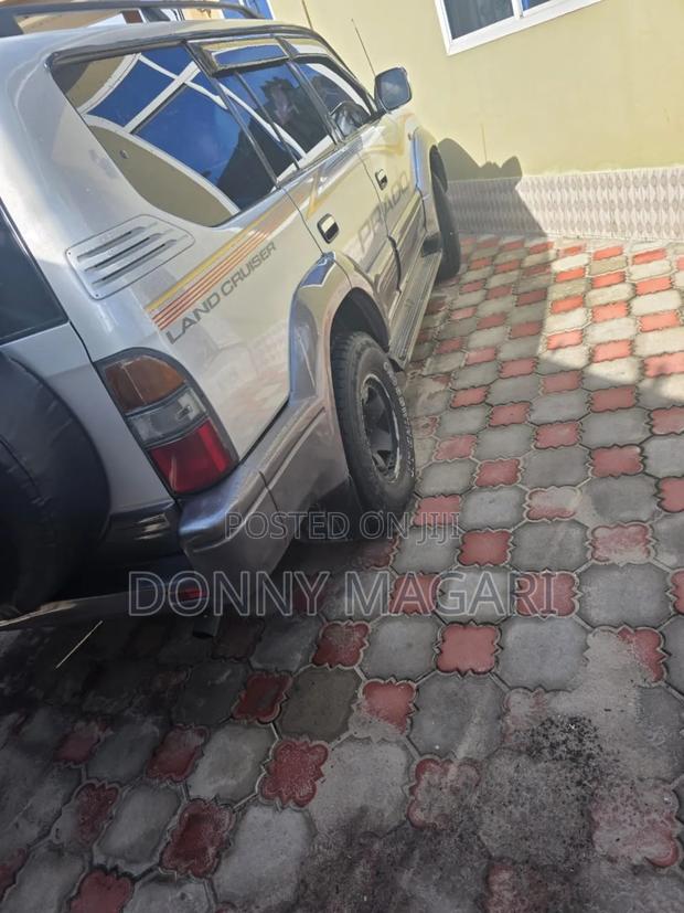 Toyota Land Cruiser Prado 2002 Gray