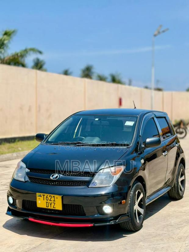 Toyota IST 2005 Black