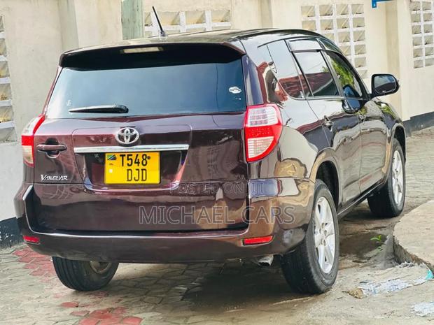 Toyota Vanguard 2010 Gray